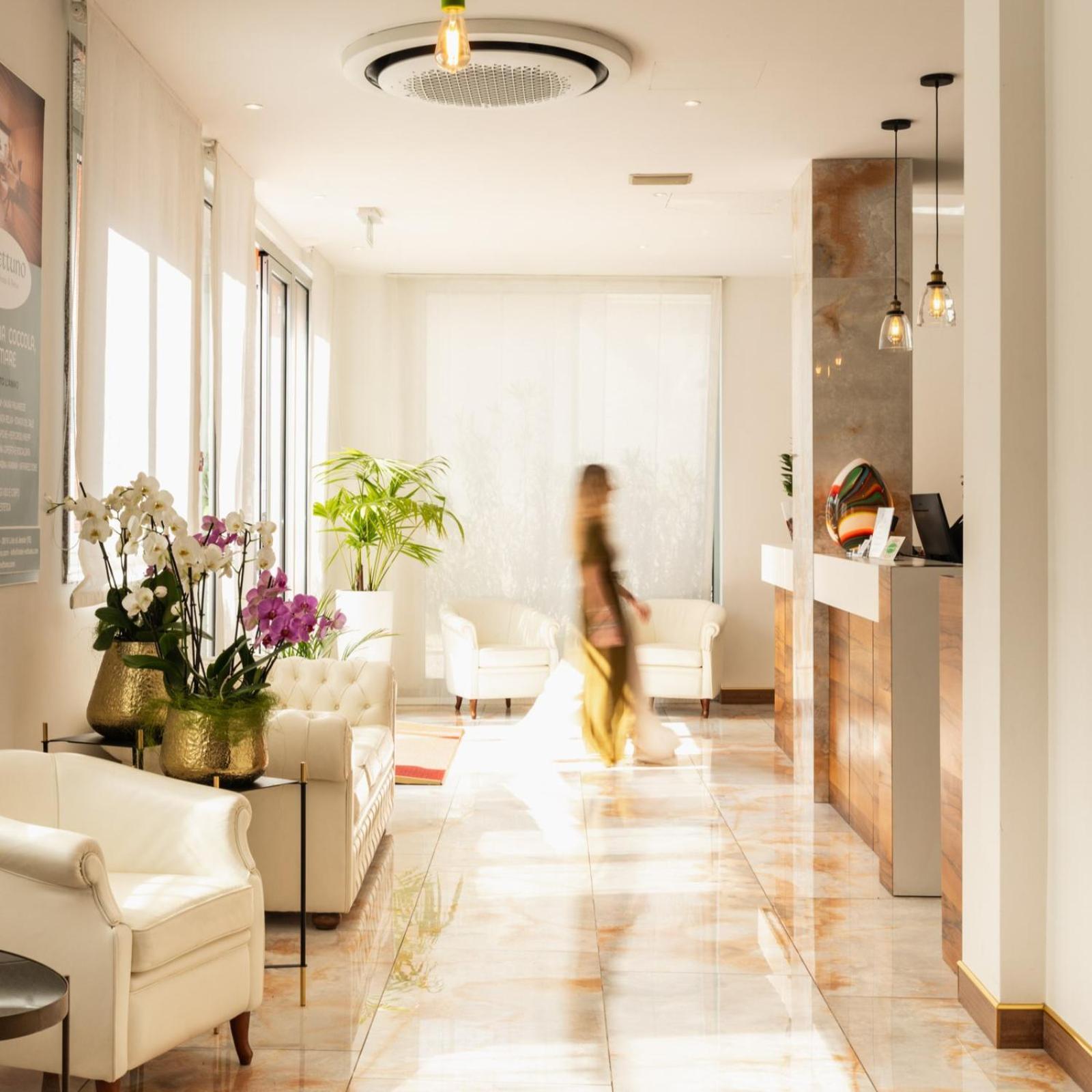 Hotel Piccadilly ลิโดดิเยโซโล ภายนอก รูปภาพ